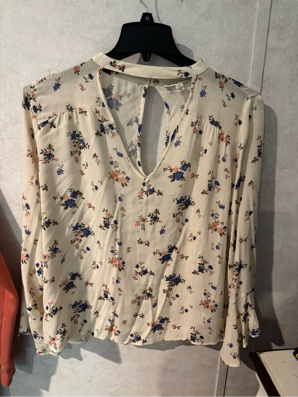 American Eagle Outfitters Cream Floral Keyhole V-Neck Blouse